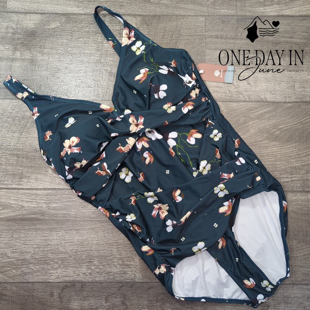 Smismivo Cross Front One Piece Swimsuit Size XL